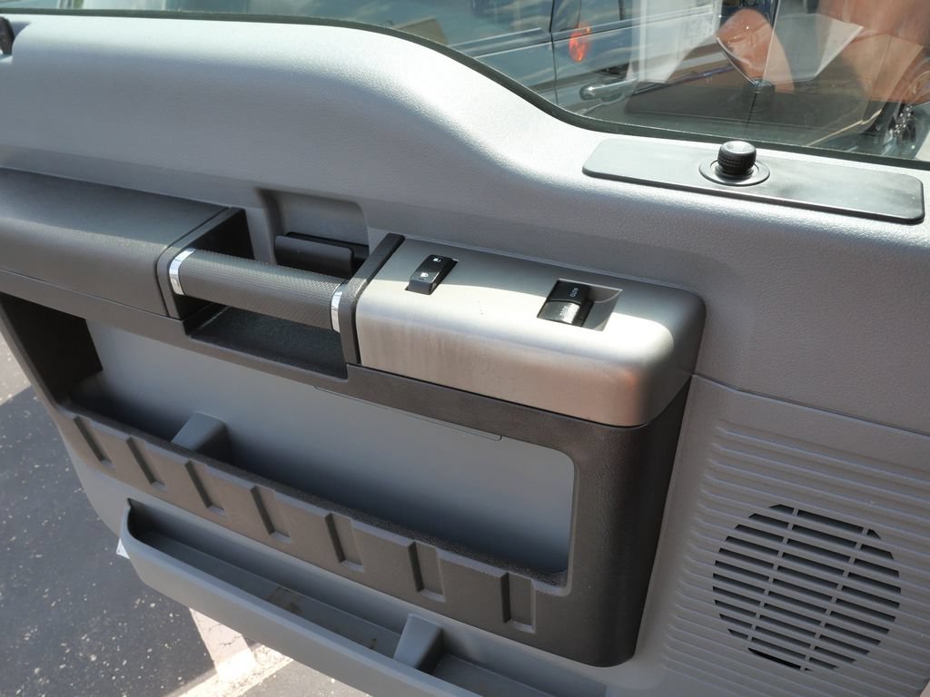 Used 2022 Ford F650 2WD Regular Cab Super Duty image 28