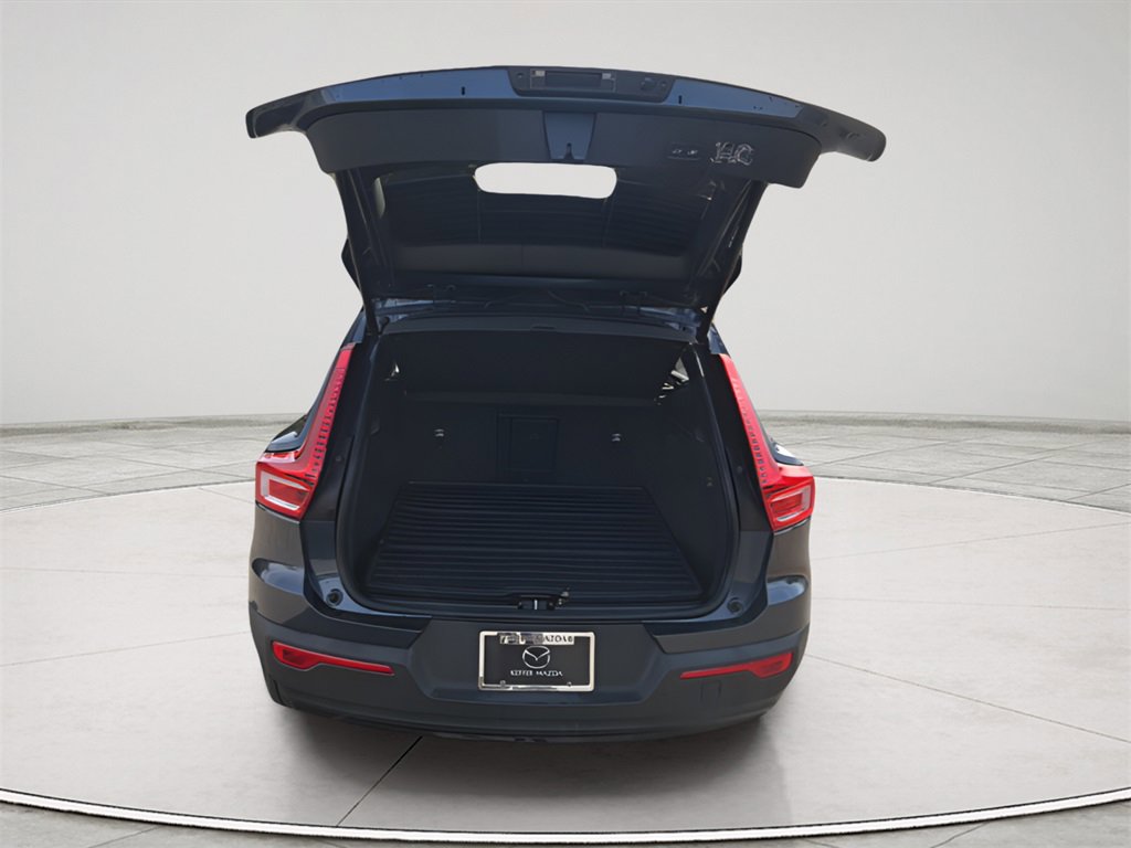 Used 2022 Volvo XC40 T5 R-Design w/ Advanced Package image 19