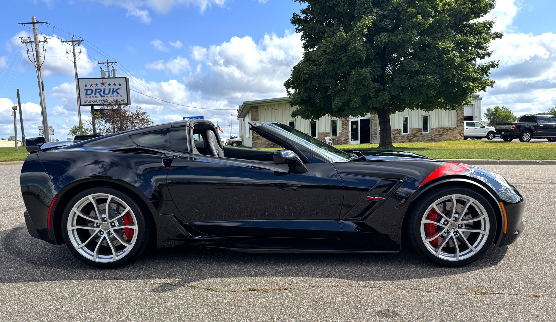 Used 2018 Chevrolet Corvette Grand Sport image 2