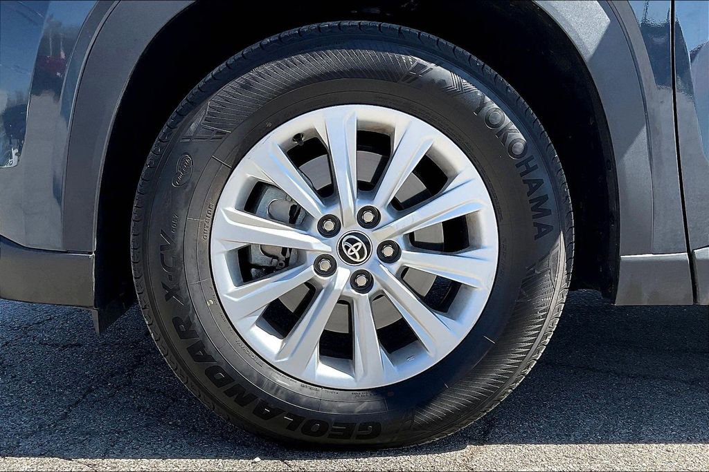 Used 2025 Toyota Grand Highlander AWD image 8