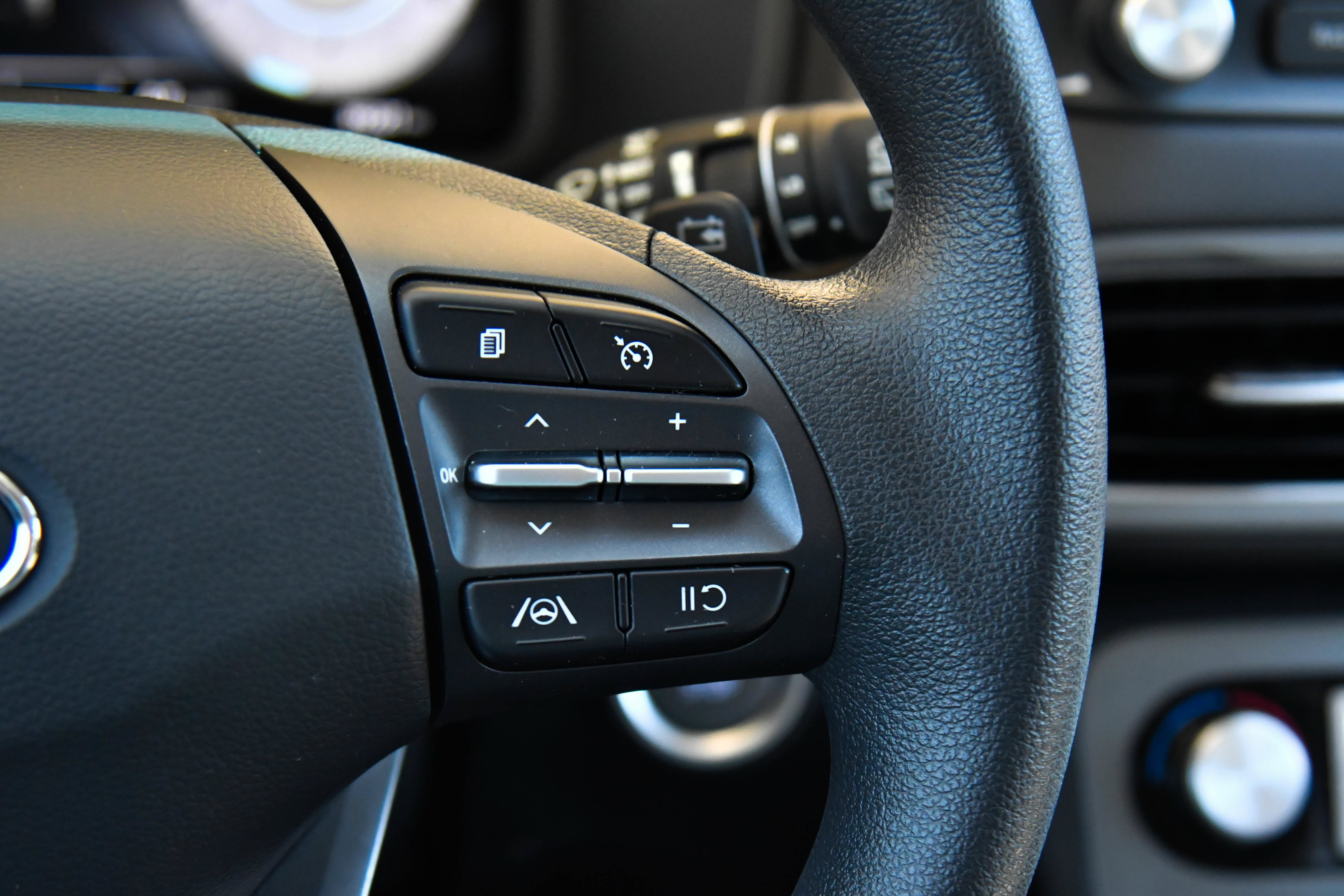 Used 2023 Hyundai Kona SE w/ Cargo Package FWD image 29