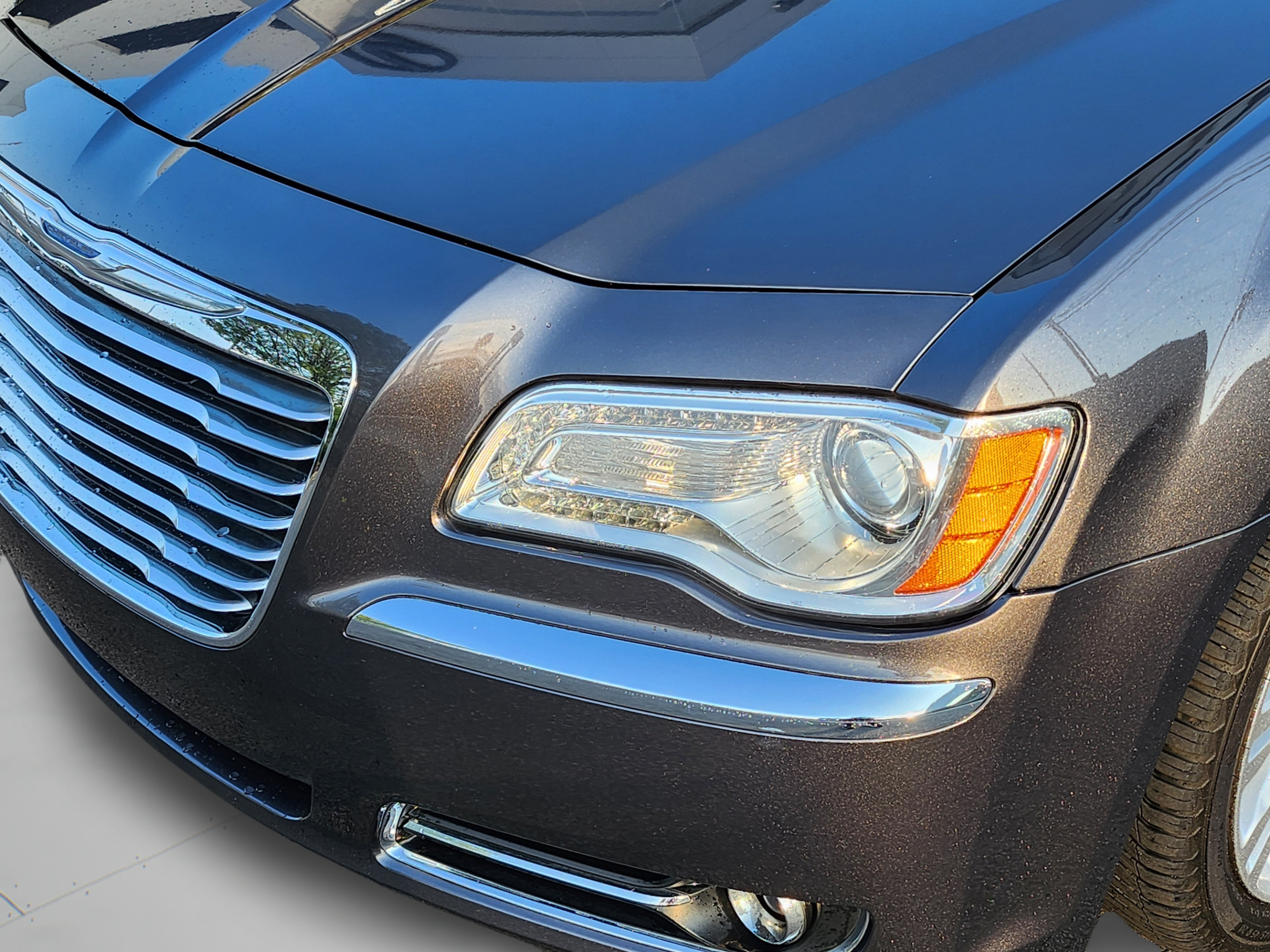 Used 2013 Chrysler 300 C RWD image 9