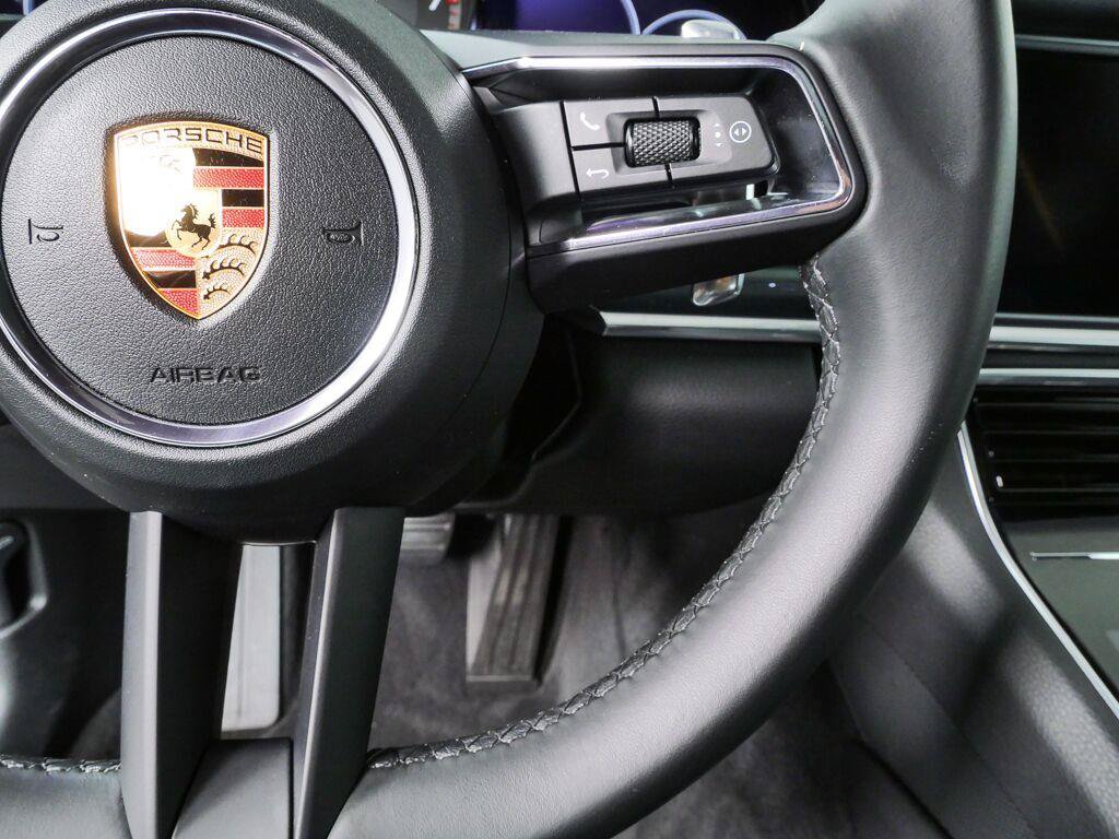 Certified 2023 Porsche Panamera image 10
