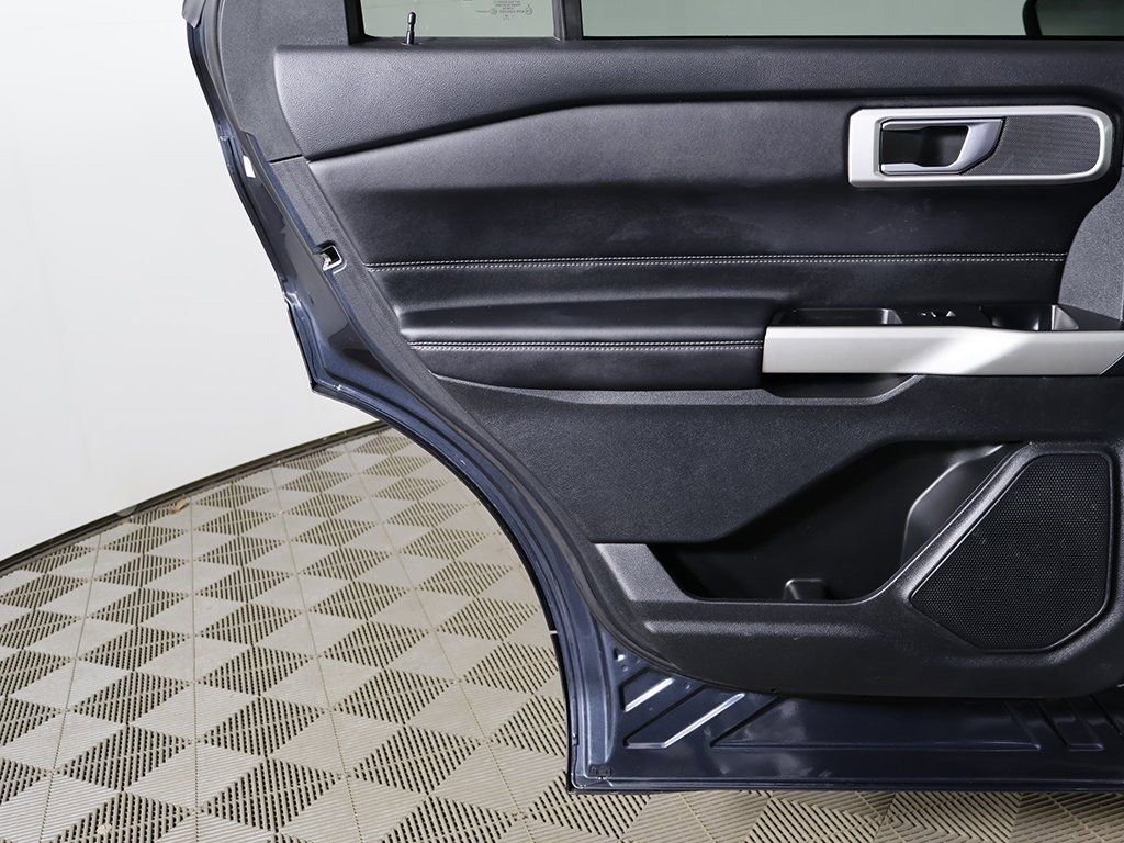 Used 2022 Ford Explorer XLT image 20