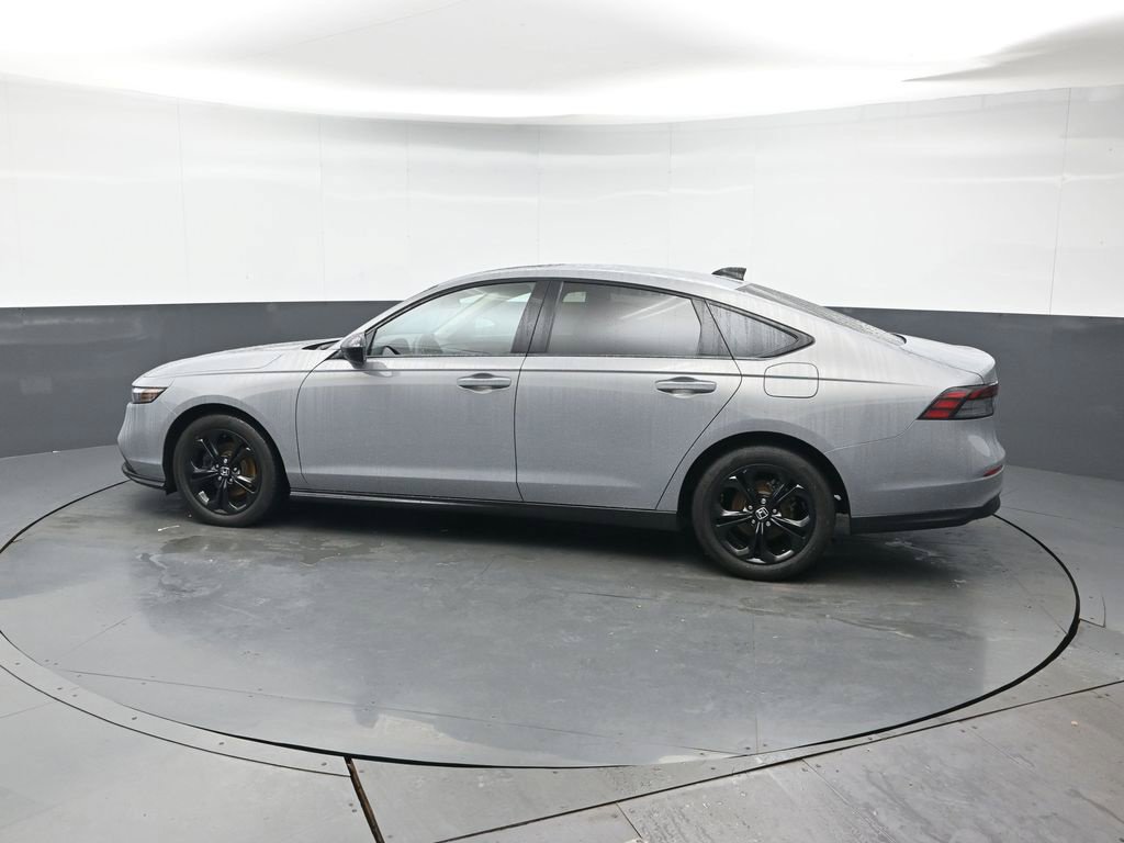 Used 2025 Honda Accord SE image 3