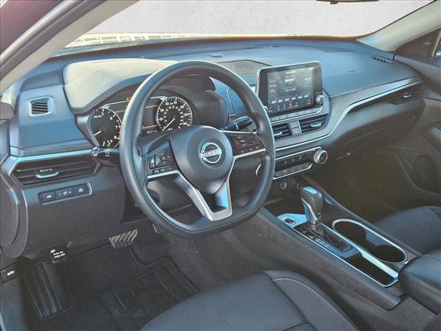 Used 2024 Nissan Altima 2.5 SV image 10