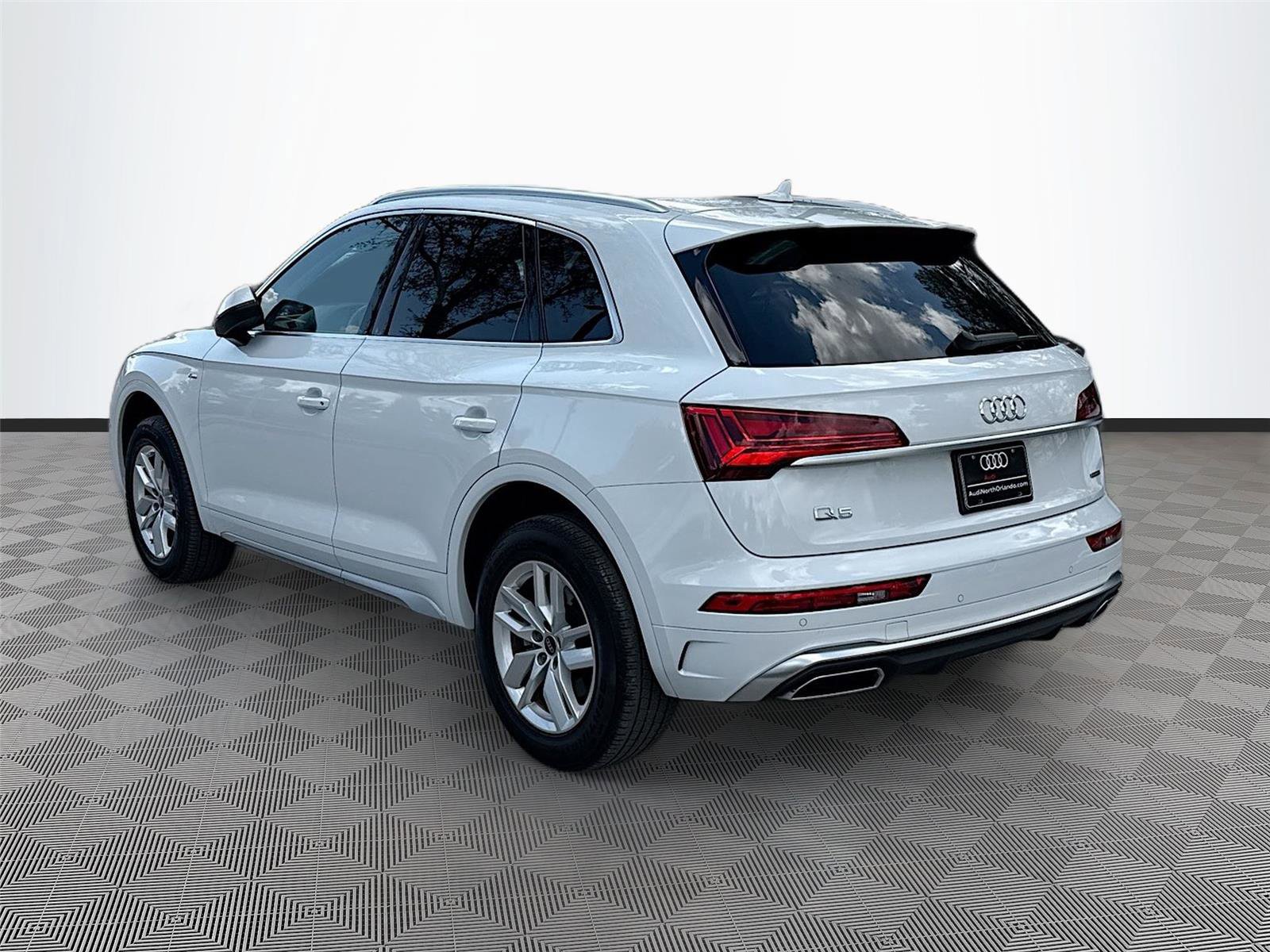 Certified 2023 Audi Q5 2.0T Premium w/ Convenience Package image 5