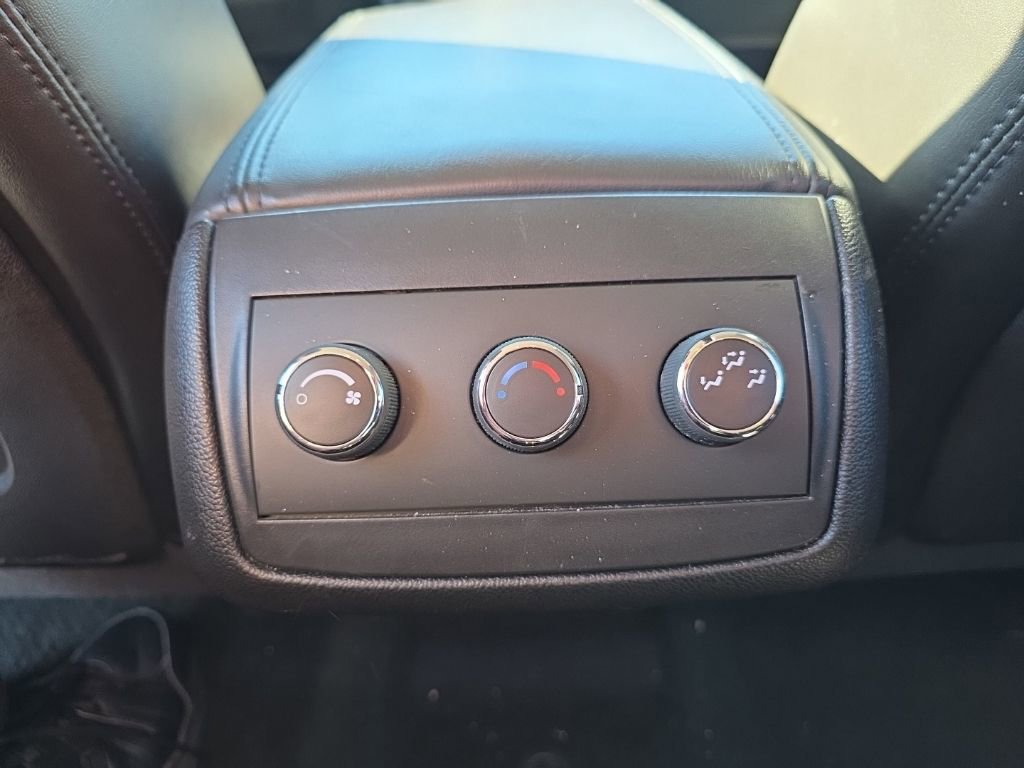 Used 2011 Buick Enclave CXL image 19