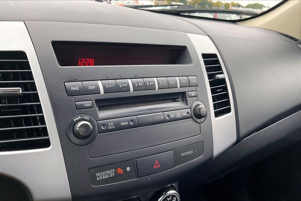 Used 2013 Mitsubishi Outlander SE AWD/4WD image 24
