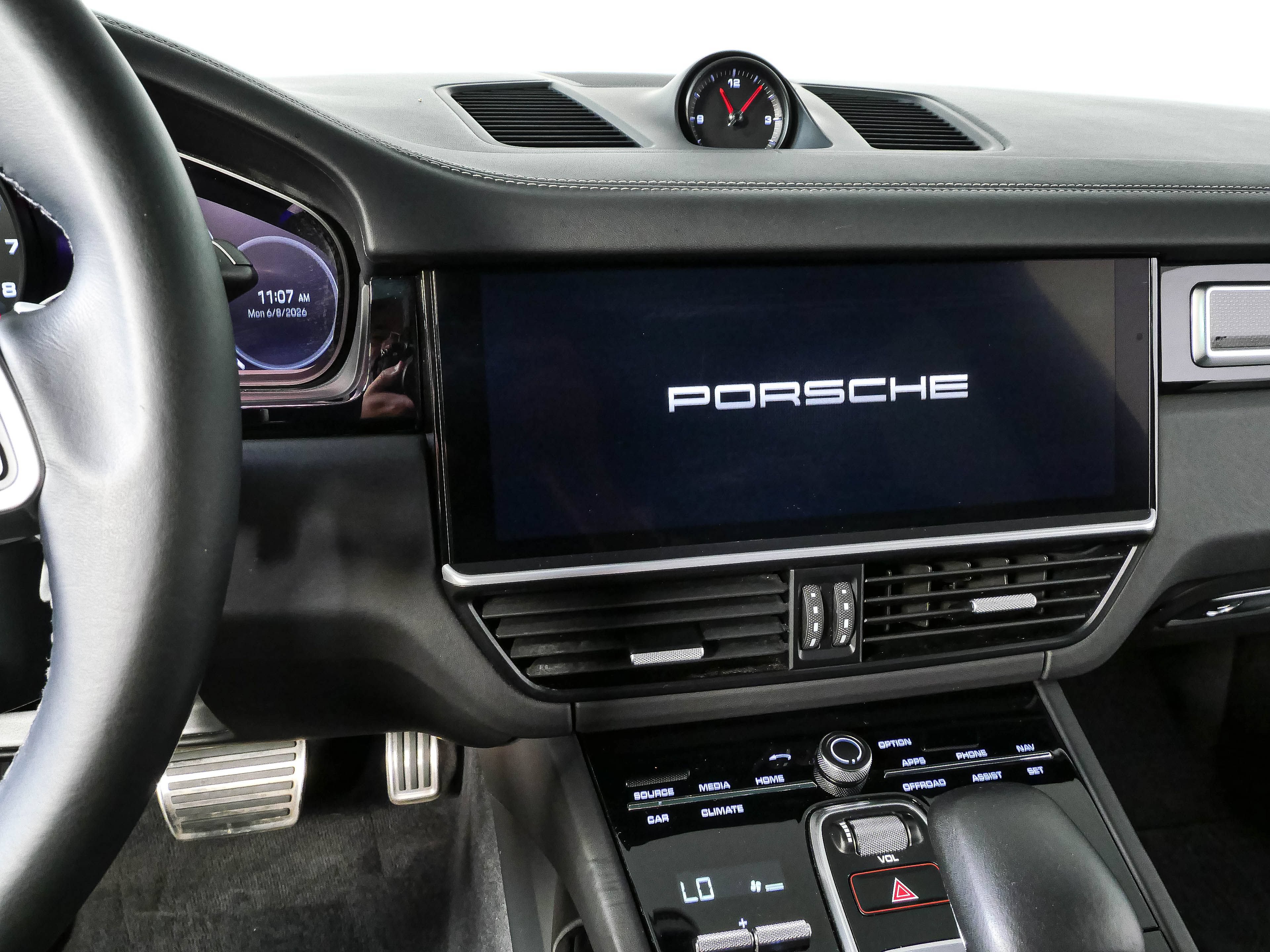 Certified 2023 Porsche Cayenne GTS w/ Premium Package AWD/4WD image 13