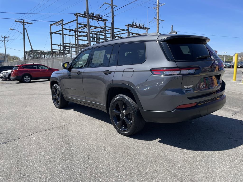 Used 2024 Jeep Grand Cherokee L Altitude AWD/4WD image 3