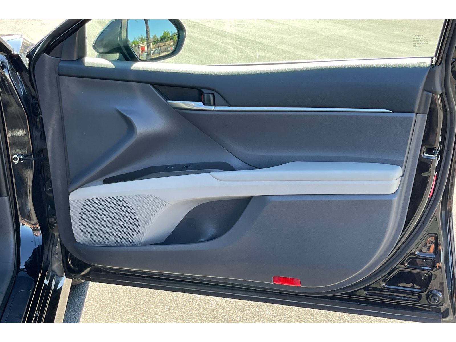 Used 2022 Toyota Camry LE w/ Convenience Package FWD image 19