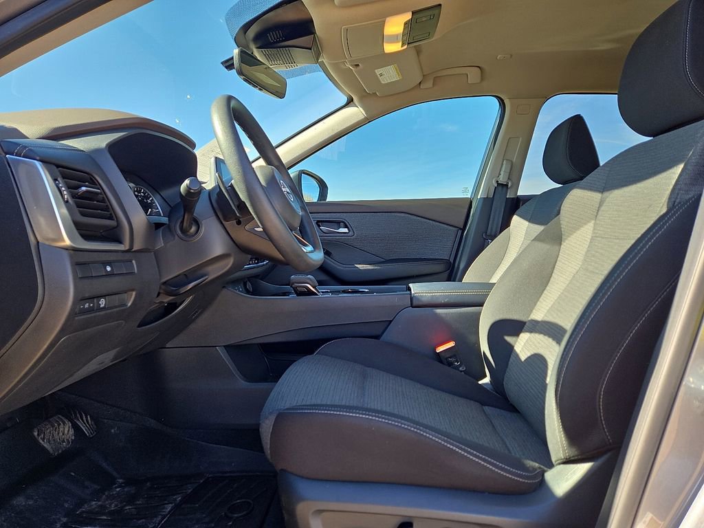 Used 2023 Nissan Rogue SV image 22