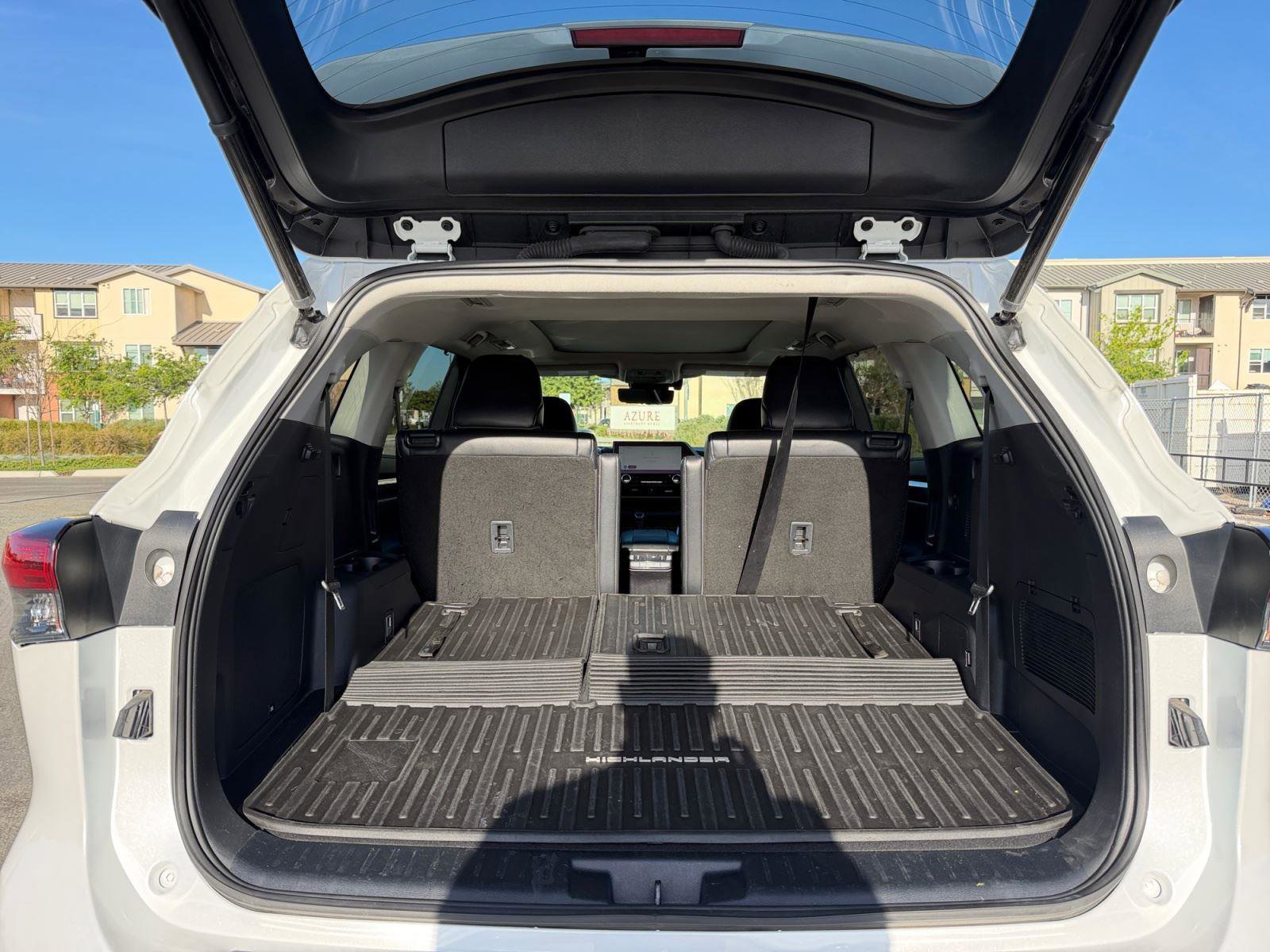 Used 2023 Toyota Highlander Platinum FWD image 24
