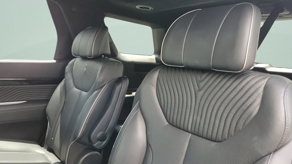 Certified 2023 Hyundai Palisade Calligraphy FWD image 10