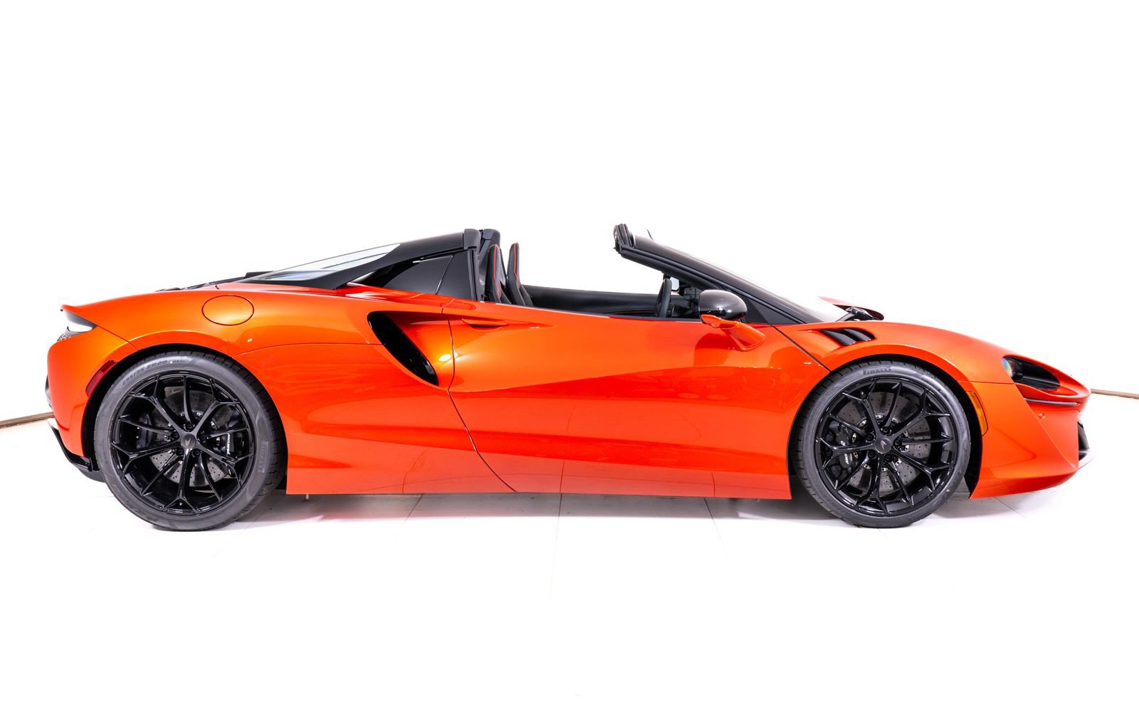 New 2026 McLaren Artura Spider RWD image 8