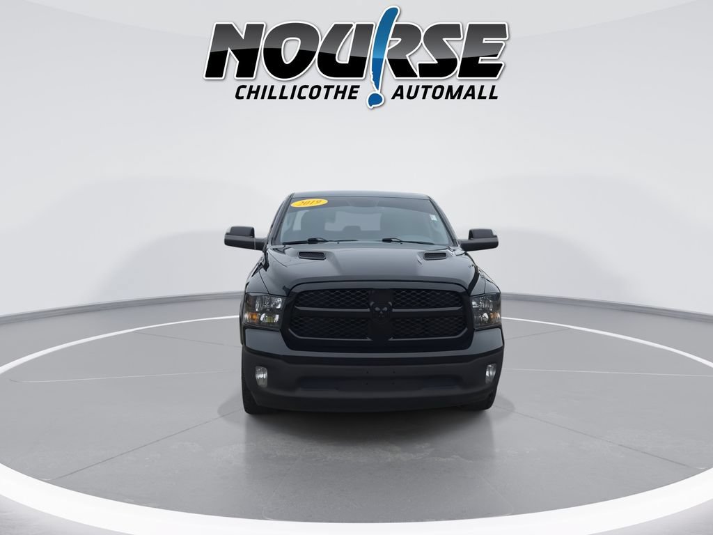 Used 2019 RAM 1500 Classic SLT AWD/4WD image 3