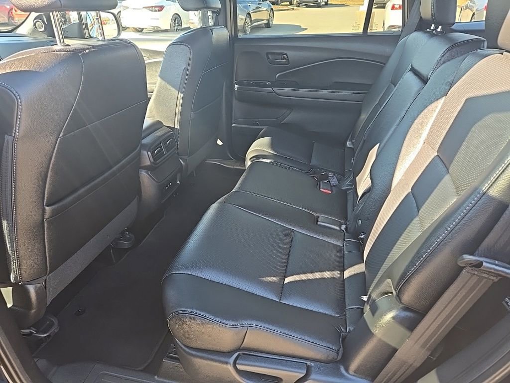 Used 2025 Honda Passport EX-L image 28