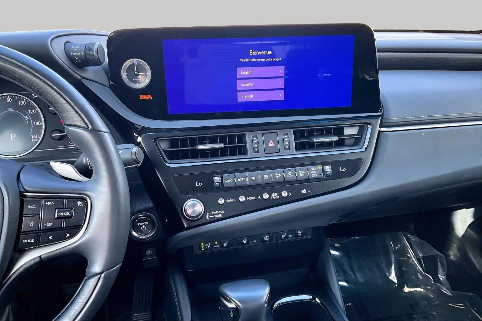 Used 2024 Lexus ES 300h w/ Luxury Package FWD image 6