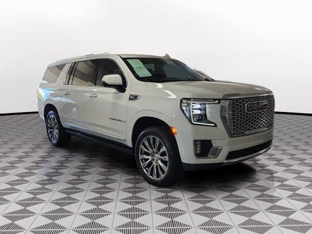 Used 2023 GMC Yukon XL Denali w/ Denali Reserve Package AWD/4WD image 33