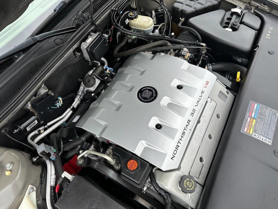Used 2001 Cadillac Seville STS w/ Luxury Pkg image 14