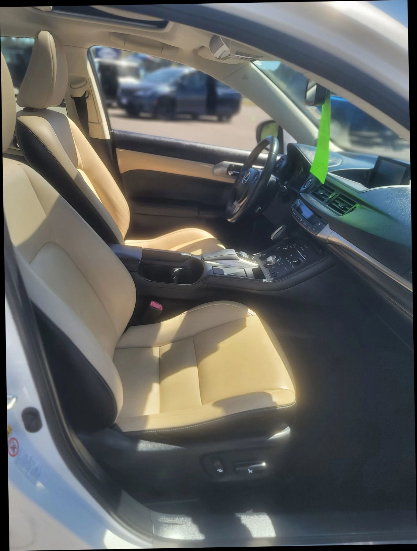 Used 2014 Lexus CT 200h FWD image 28