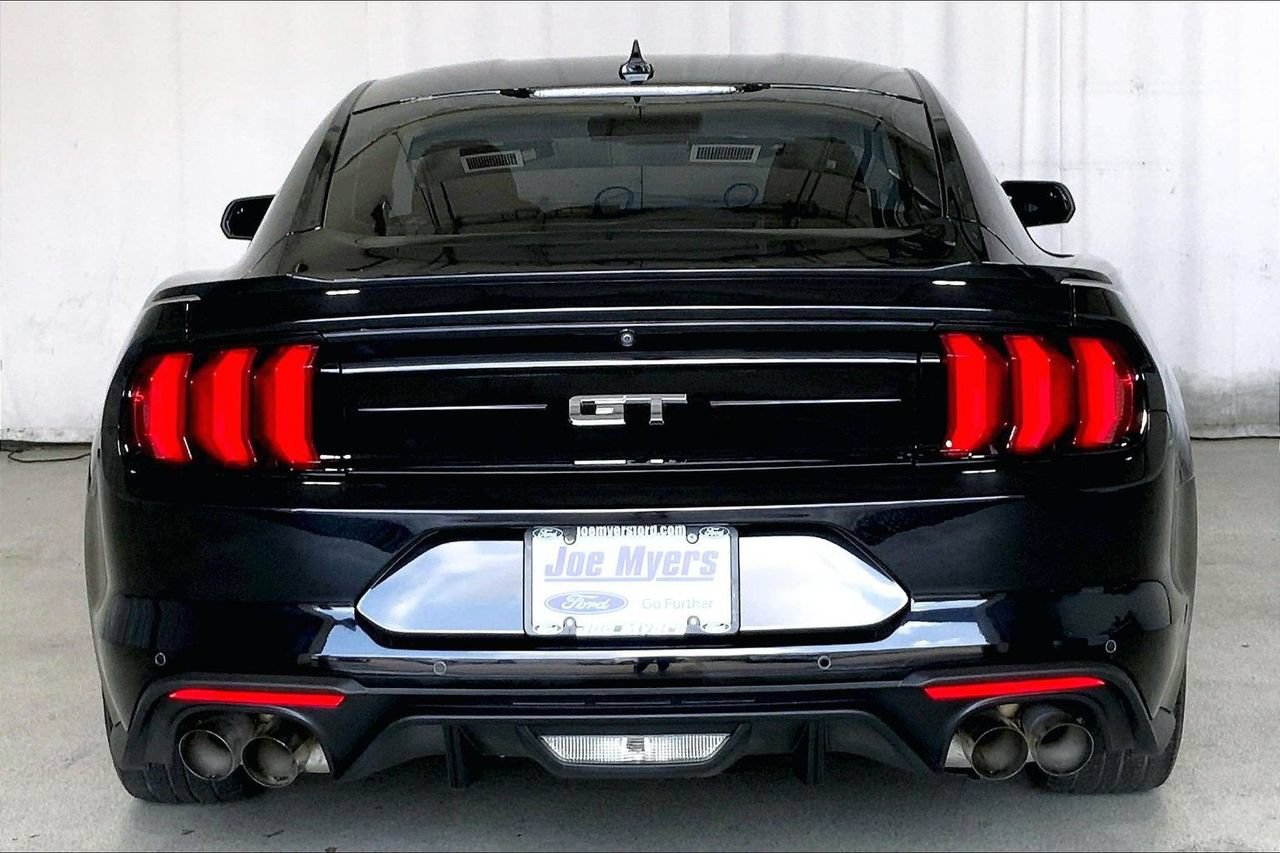 Used 2022 Ford Mustang GT RWD image 3