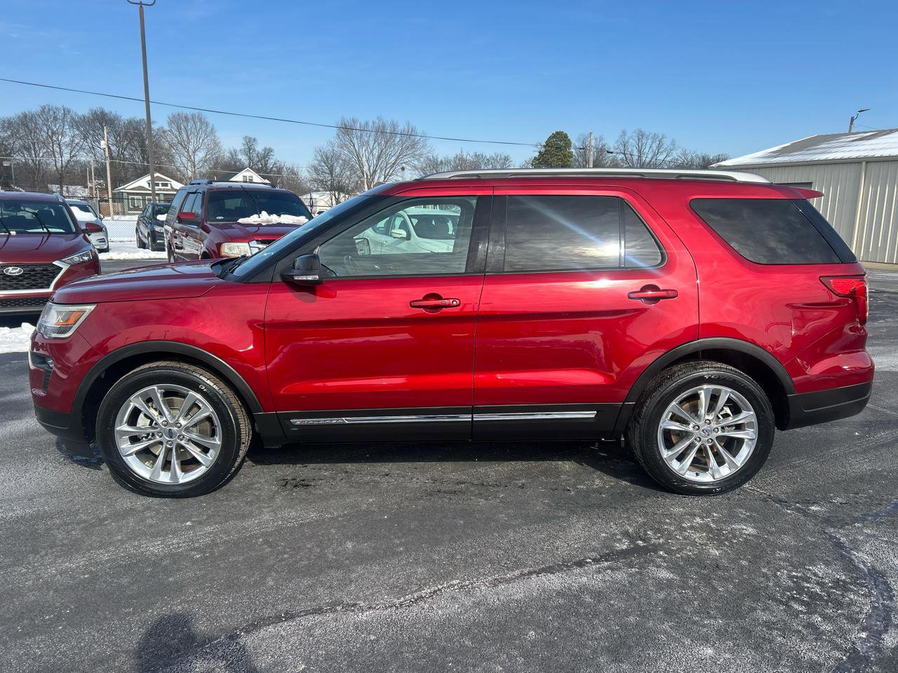 Used 2018 Ford Explorer XLT w/ Equipment Group 202A image 8