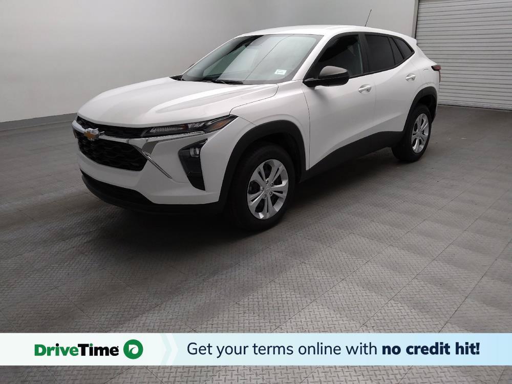Used 2025 Chevrolet Trax LS FWD image 1