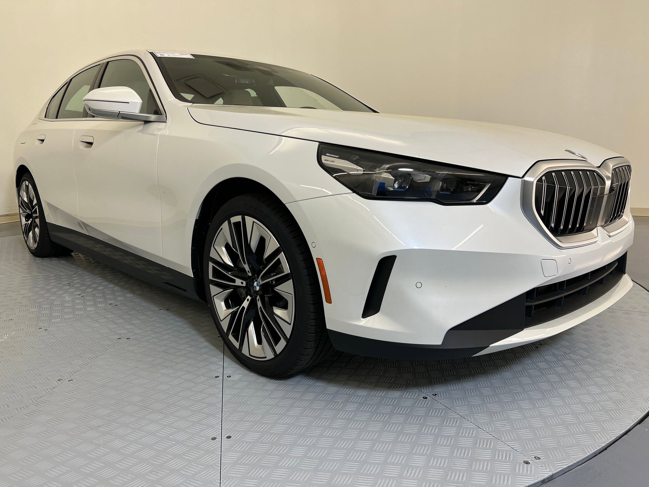 New 2026 BMW i5 eDrive40 RWD image 6