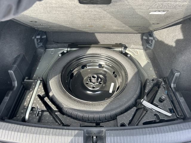 Used 2023 Volkswagen Tiguan SE image 44