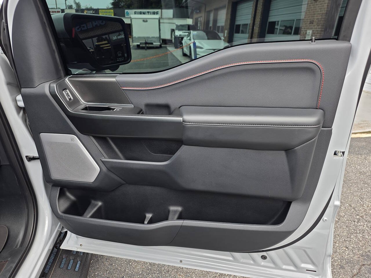 Used 2025 Ford F150 Raptor AWD/4WD image 29