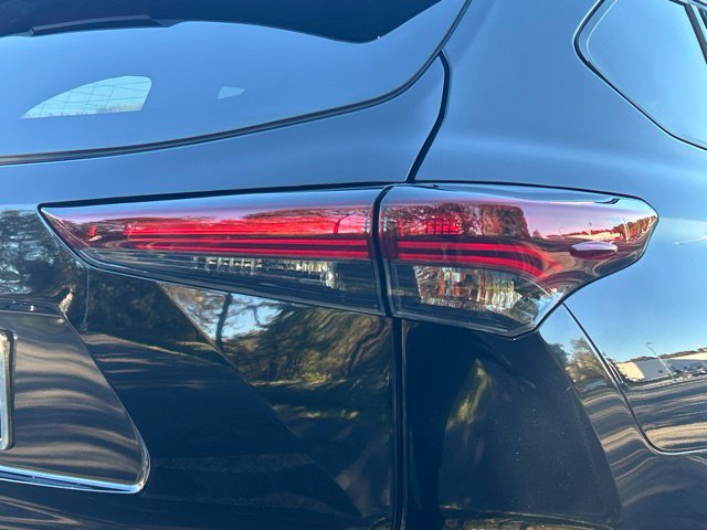 Used 2024 Toyota Highlander XSE AWD/4WD image 12