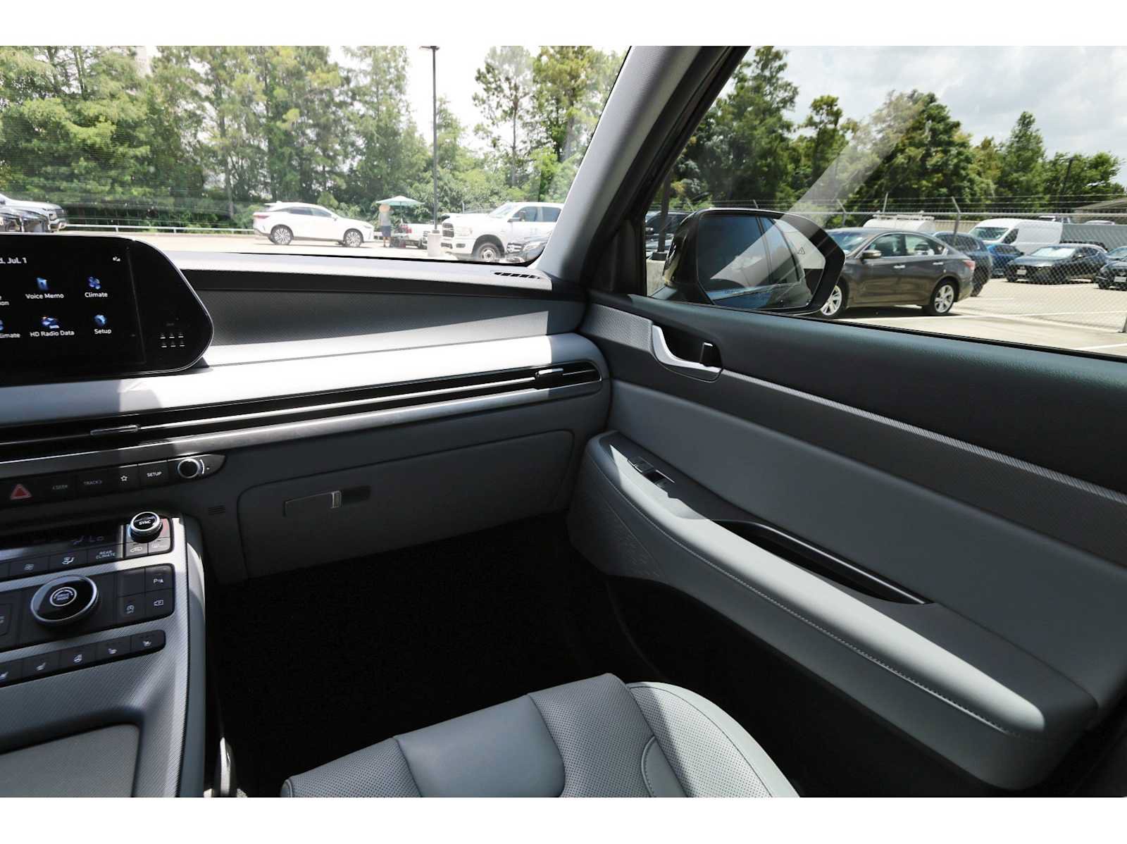 Used 2025 Hyundai Palisade SEL FWD image 8