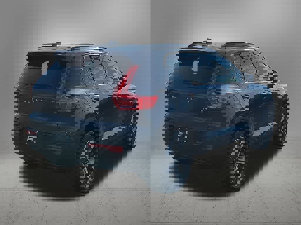 New 2026 Volvo XC40 B5 Core w/ Protection Package Premier image 6