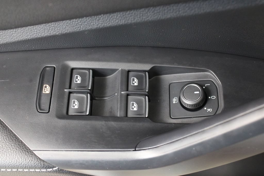 Used 2024 Volkswagen Jetta SE FWD image 18