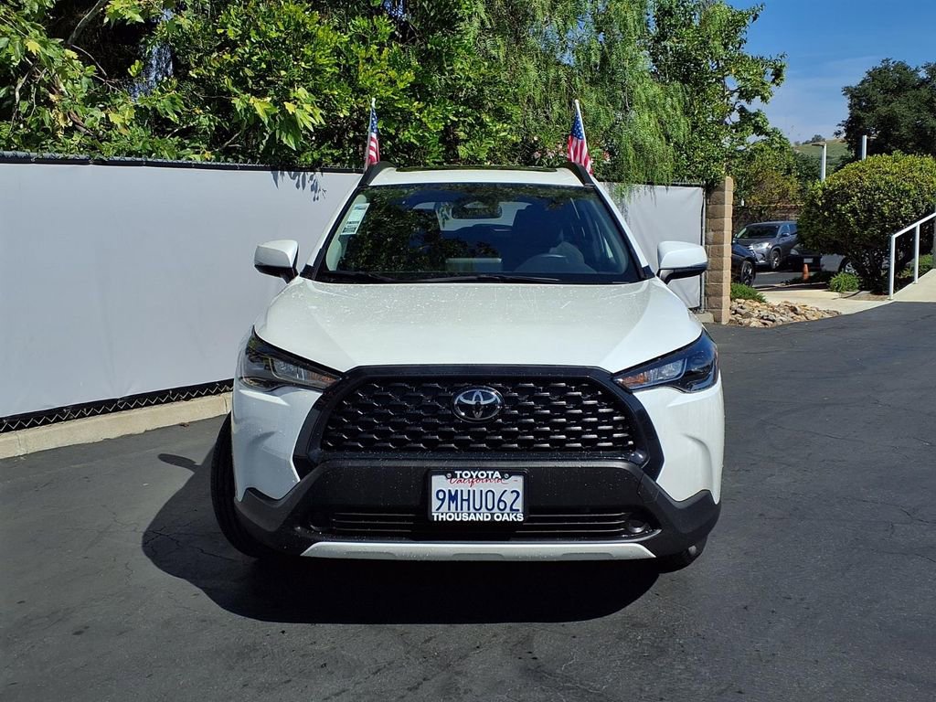 Certified 2024 Toyota Corolla Cross LE w/ Moonroof Package FWD image 2