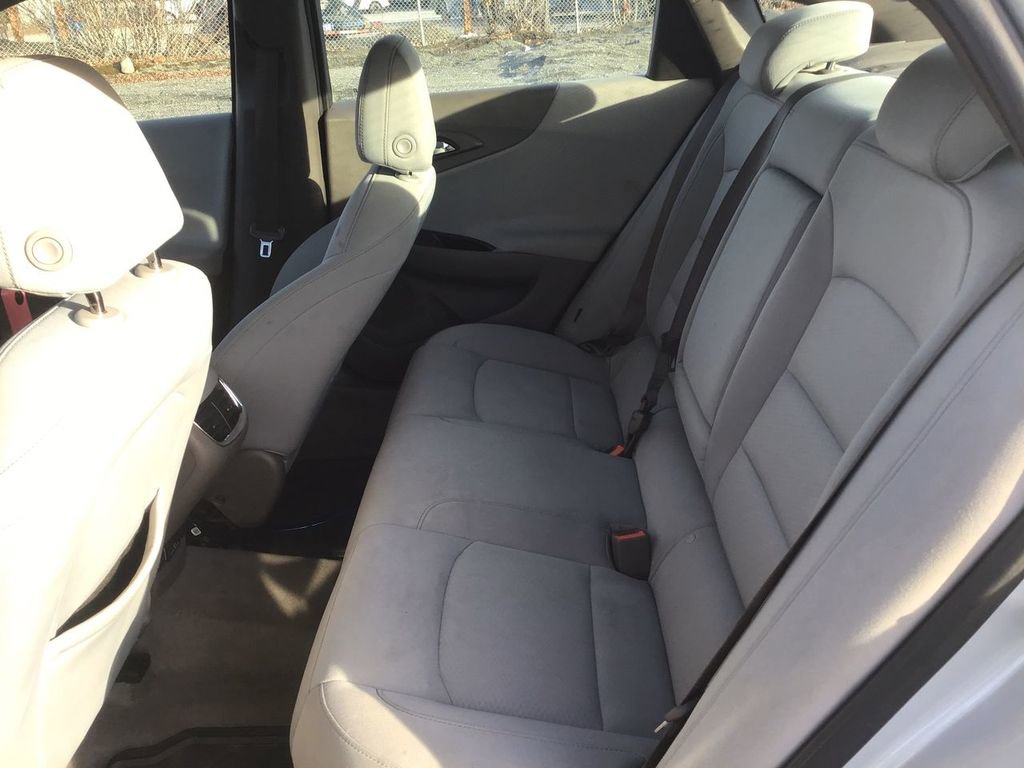 Used 2016 Chevrolet Malibu LT image 17