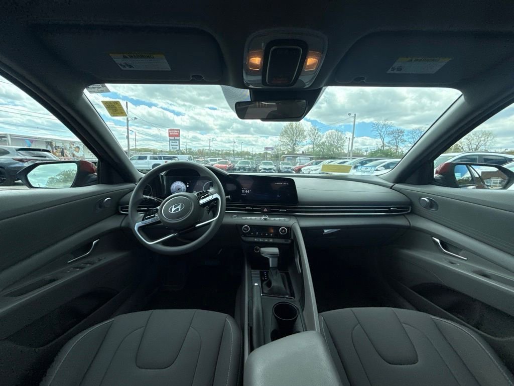 Used 2024 Hyundai Elantra SEL FWD image 17