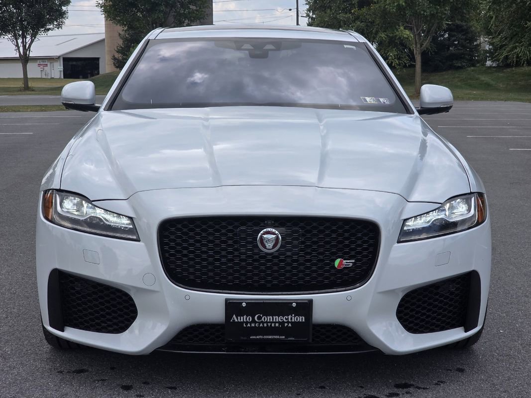 Used 2019 Jaguar XF S image 3