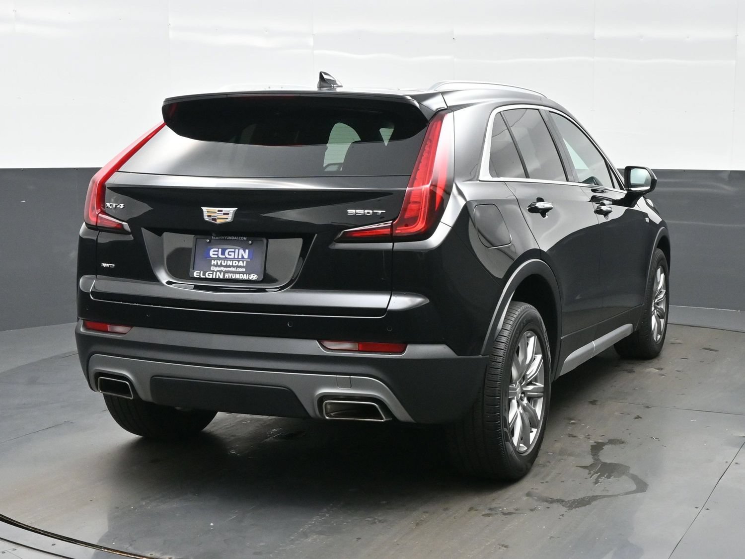 Used 2020 Cadillac XT4 Premium Luxury w/ Technology Package AWD/4WD image 5