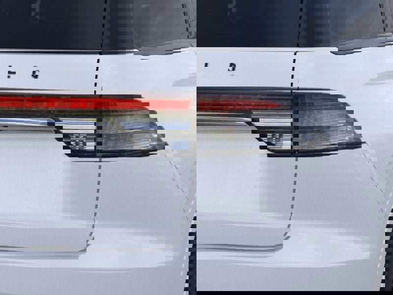 New 2025 Lincoln Aviator Black Label w/ Jet Appearance Package image 21