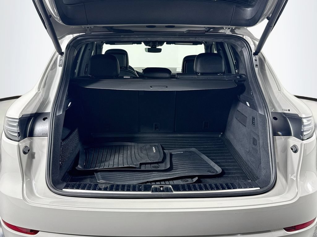 Certified 2021 Porsche Cayenne GTS AWD/4WD image 26