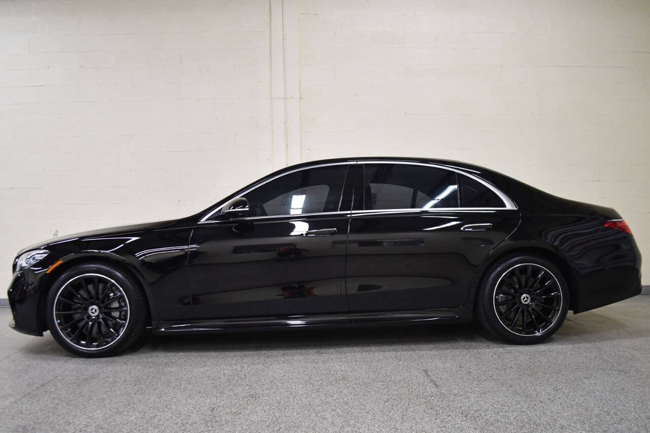 Used 2022 Mercedes-Benz S 580 4MATIC Sedan image 3