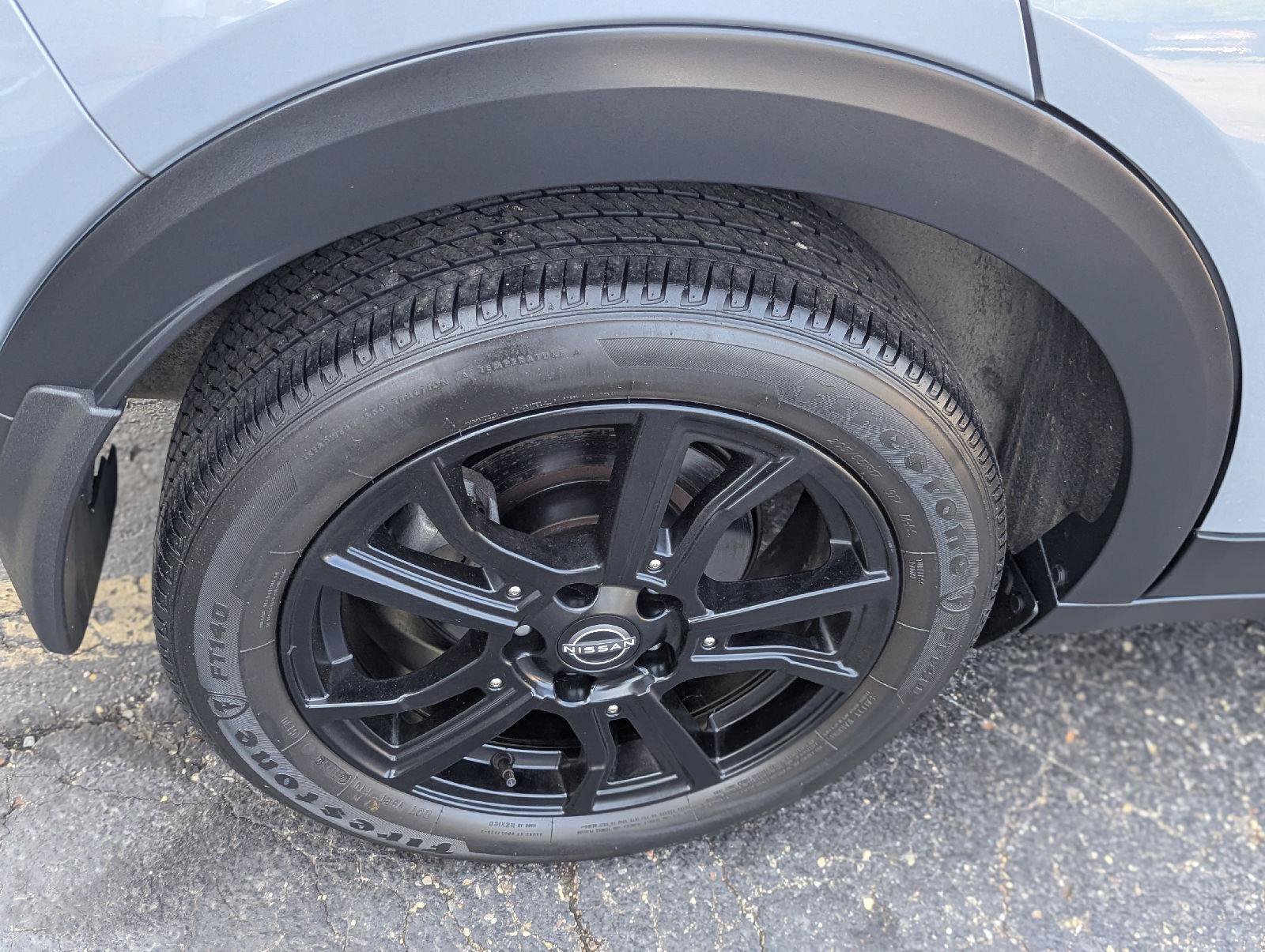 Used 2023 Nissan Kicks SR w/ Exterior Package FWD image 31