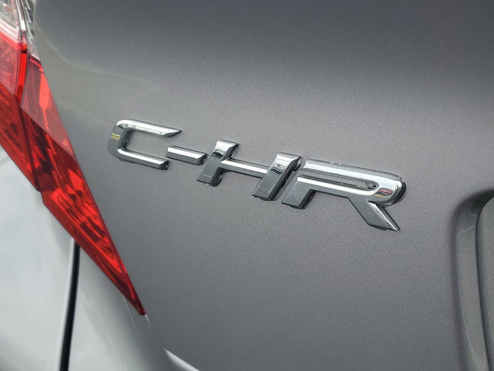 Used 2019 Toyota C-HR XLE FWD image 6