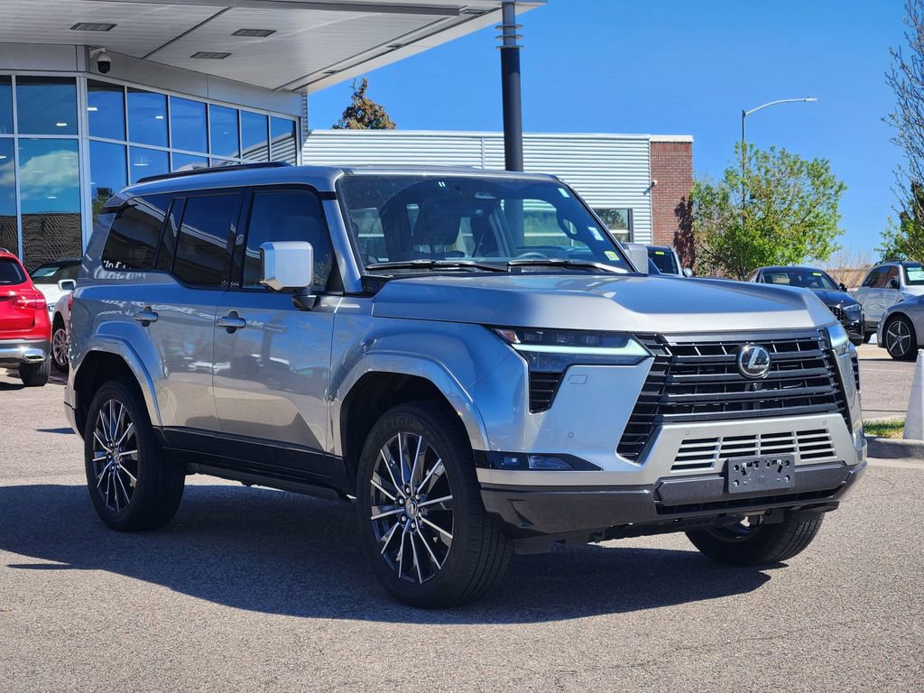 Used 2024 Lexus GX 550 image 3