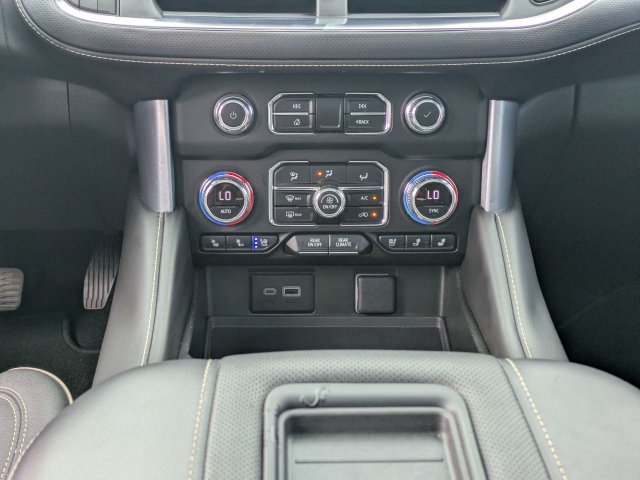 Used 2023 GMC Yukon SLT w/ SLT Luxury Package AWD/4WD image 23