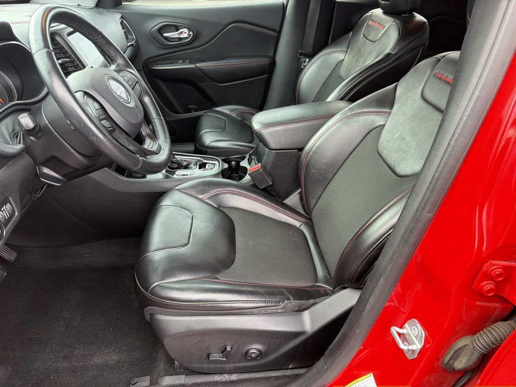 Used 2019 Jeep Cherokee Trailhawk w/ Cold Weather Group image 21