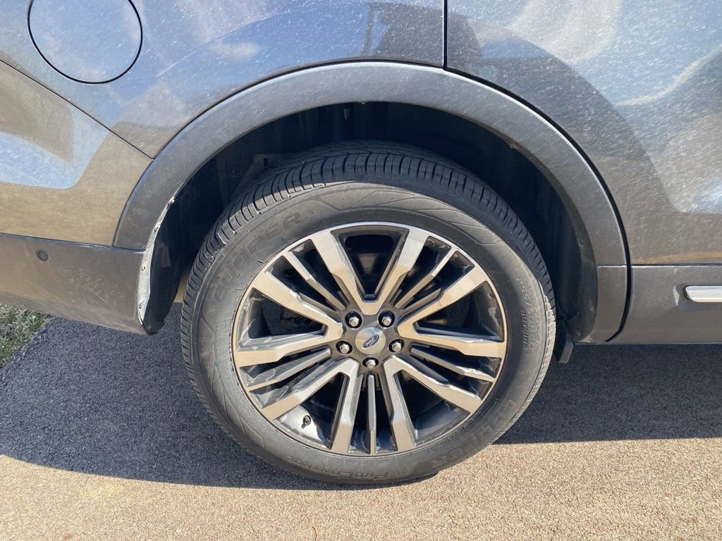 Used 2017 Ford Explorer Platinum image 8